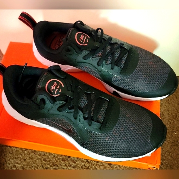 [SOLD] NIB NIKE RENEW IN-SEASON TR 11 Black & Red Athleticwear/s/ WalkingShoes - Picture 3 of 10